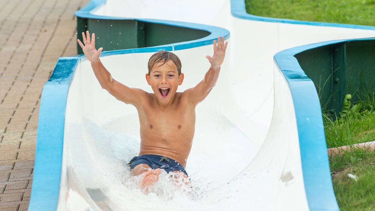 Outdoor pool flume (7 May - 11 Sept)
