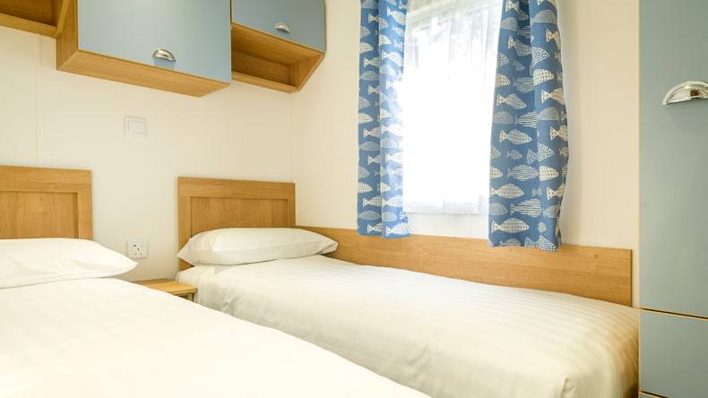 New Wave Platinum twin bedroom