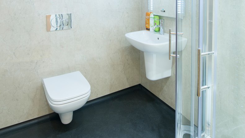 Gold lodge bathroom