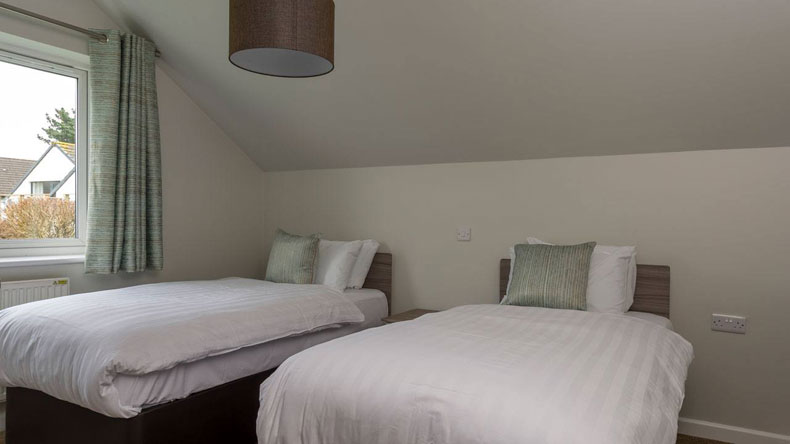 Silver lodge twin bedroom