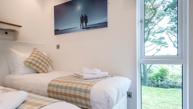Surf Lodge singles bedroom