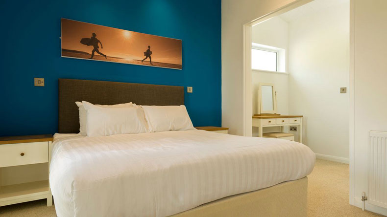 Surfscape Lodge master bedroom