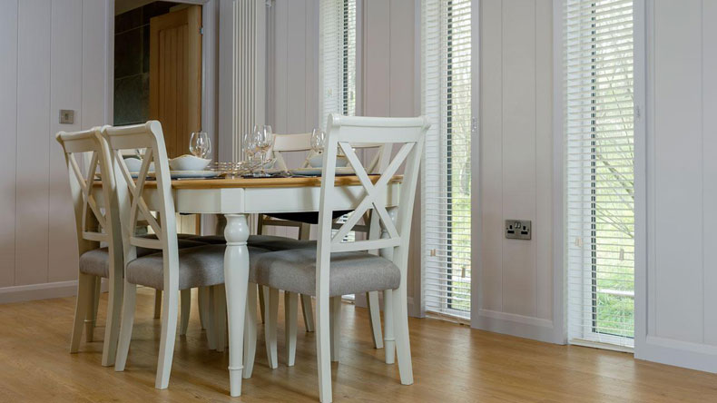 Surfview Lodge dining table